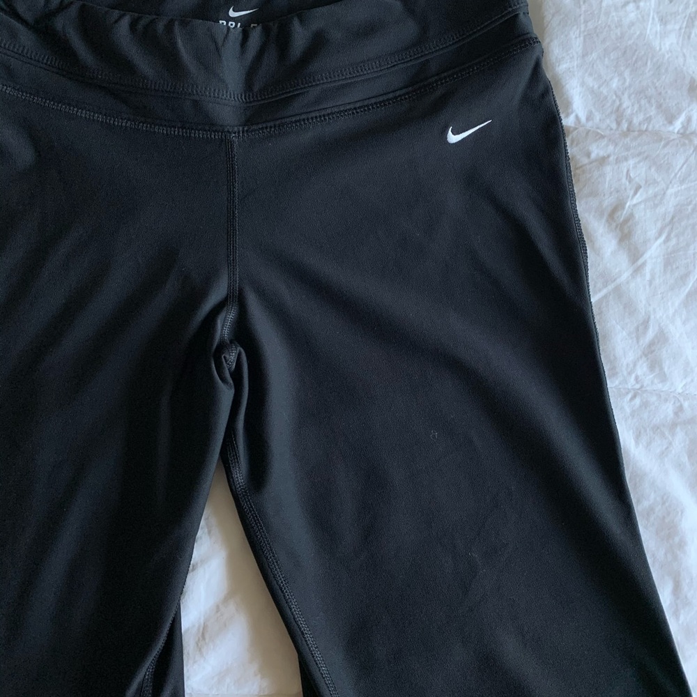 🛍Black Nike Dri-Fit Capris - Picture 4 of 5
